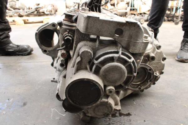 BOITE DE VITESSE MANUEL VW CADDY / AUDI / SEAT / SKODA 2.0TDI  ( 6VITESSES ) - Vue 4